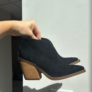 Vince Camuto Black Suede Ankle Boots Size 6